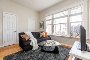 featured image of 990 Geary St