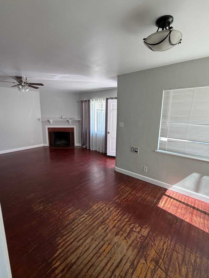 11836 164th St - Photo 3 of 14
