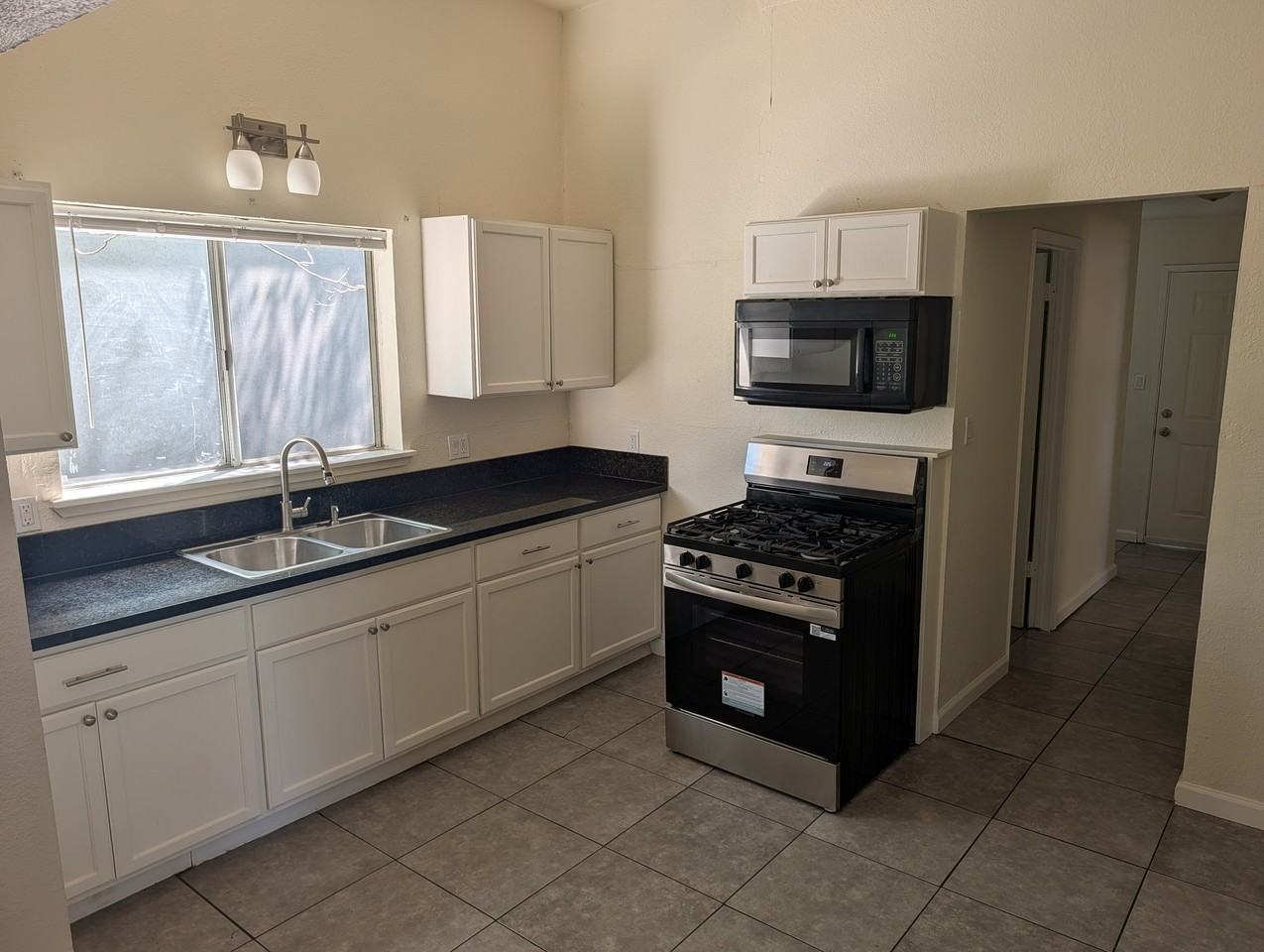 3210 40th St #1-2 - Photo 4 of 13