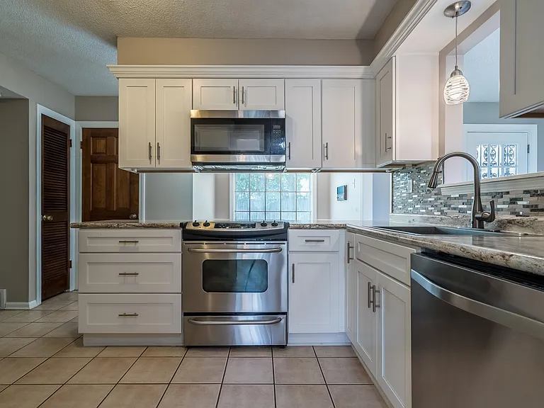 5714 Sleepy Woods Cv - Photo 2 of 18