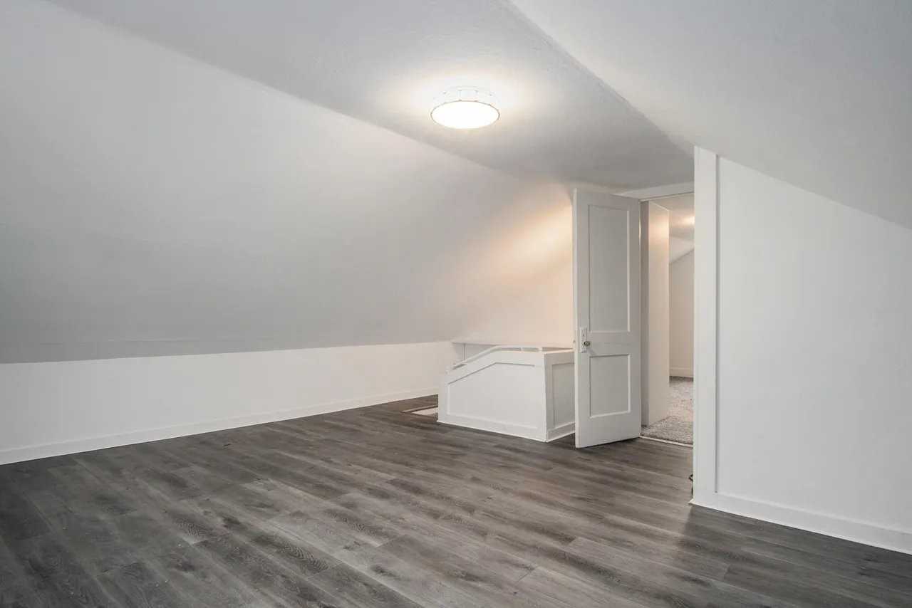 1187 Langeland Ave - Photo 2 of 12