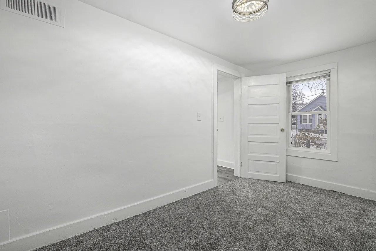 1187 Langeland Ave - Photo 6 of 12