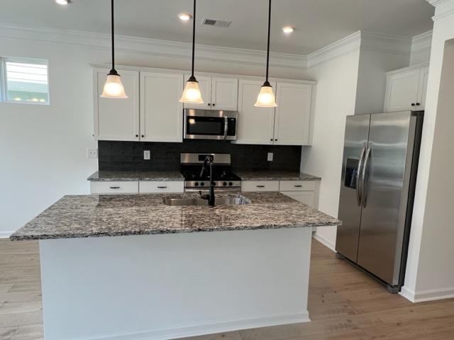 209 Stonewall Dr - Photo 2 of 8