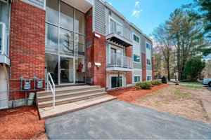featured image of 114 Capital Hill Dr #1