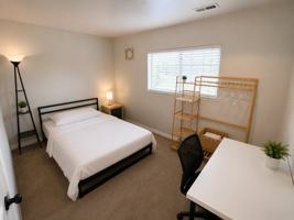 featured image of 546 E Delno Dr