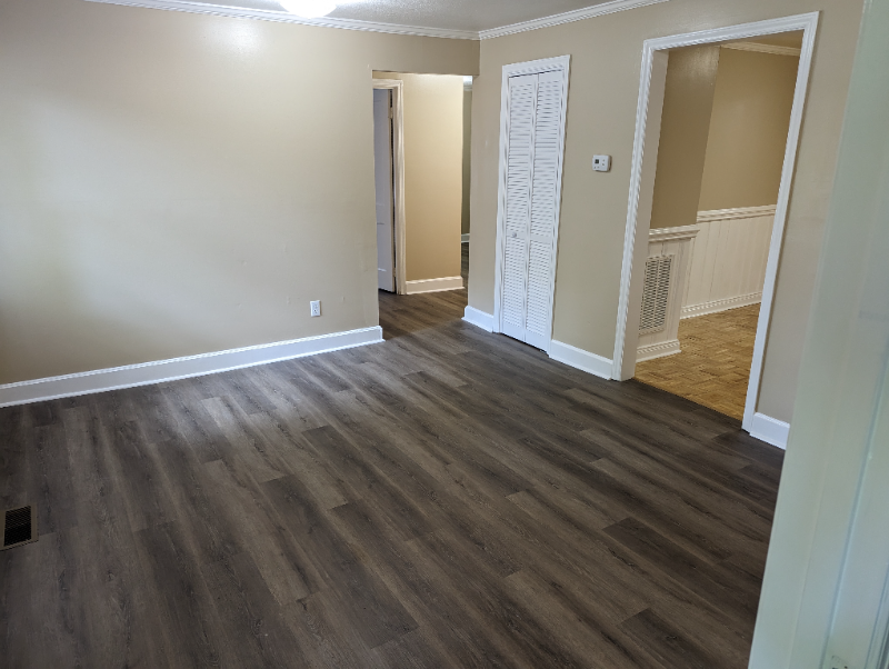 828 Crescent Dr - Photo 4 of 13