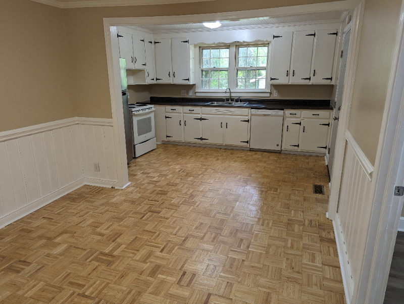 828 Crescent Dr - Photo 7 of 13