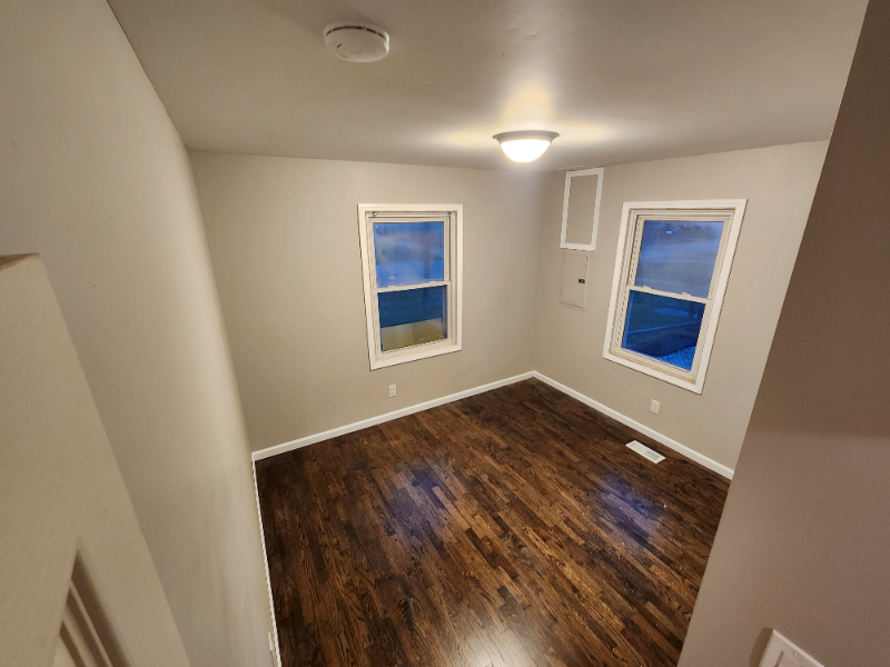 2083 E Schumacher Ave - Photo 5 of 9