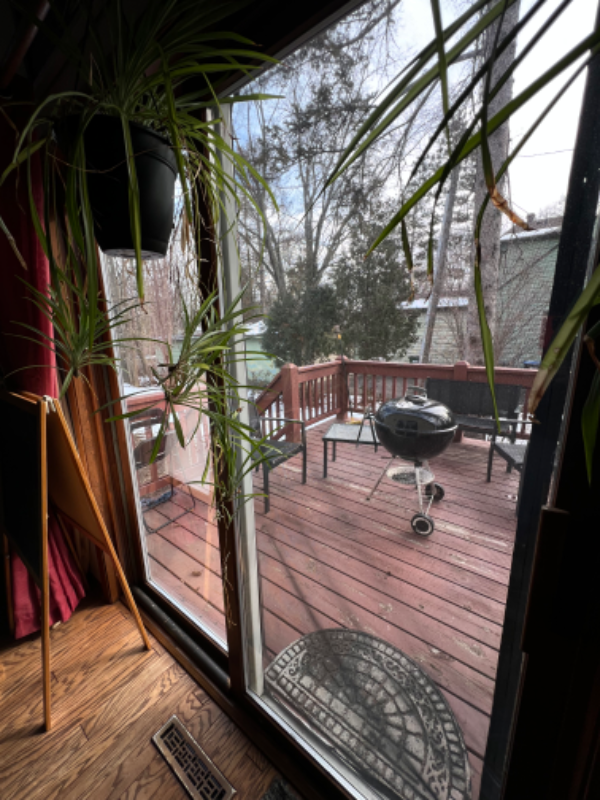 2058 Lexington Ave N - Photo 4 of 4