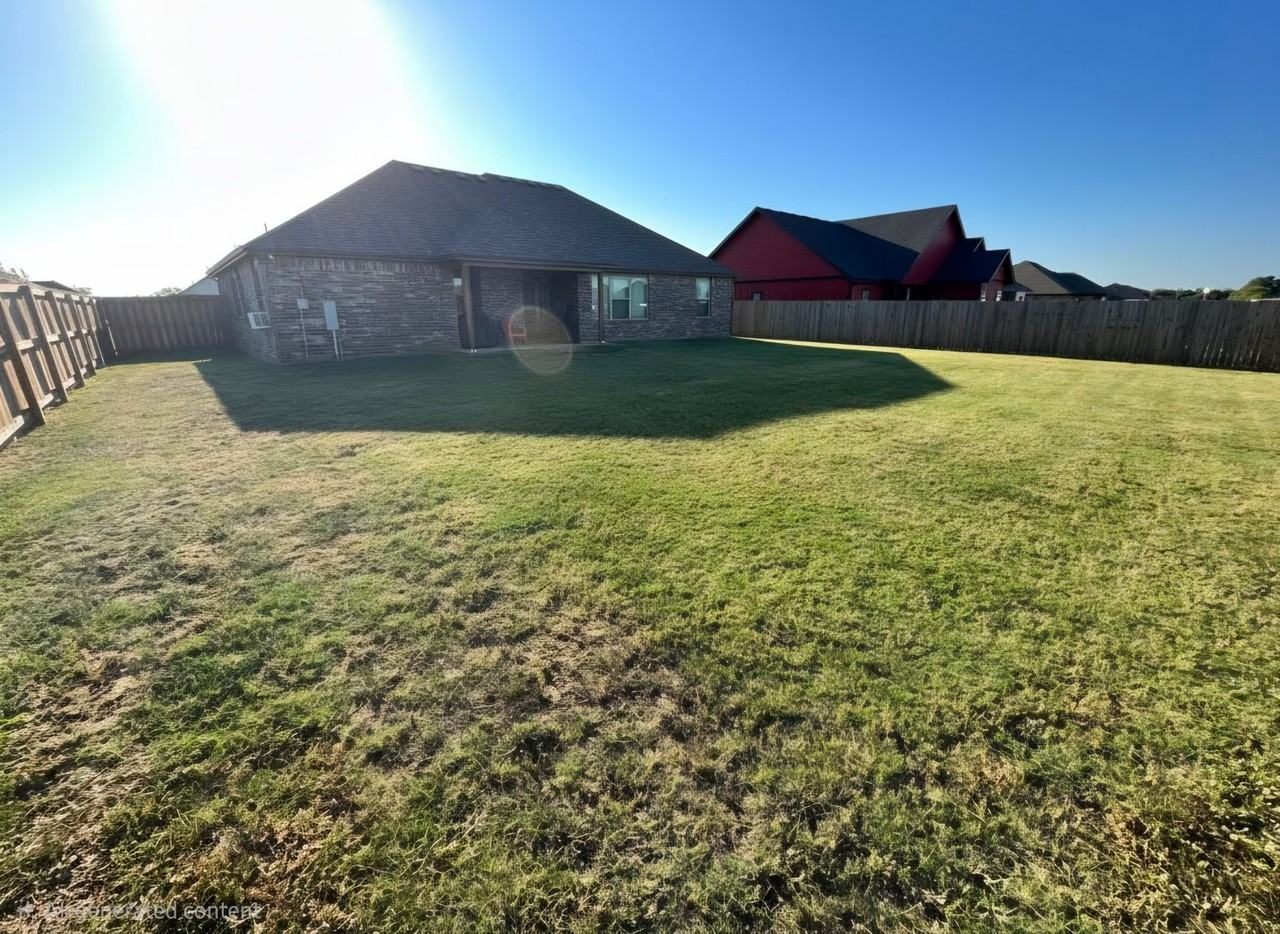 334 N Otoe St - Photo 2 of 13