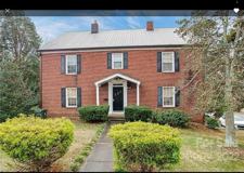 315 Hillcrest Dr - Photo 1 of 1