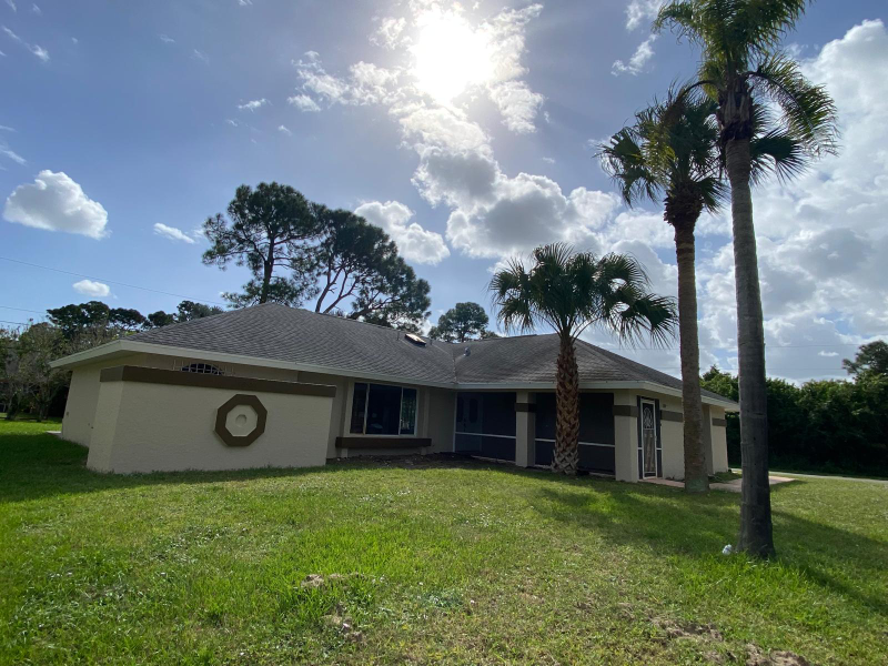 1601 Sw Import Dr - Photo 3 of 25