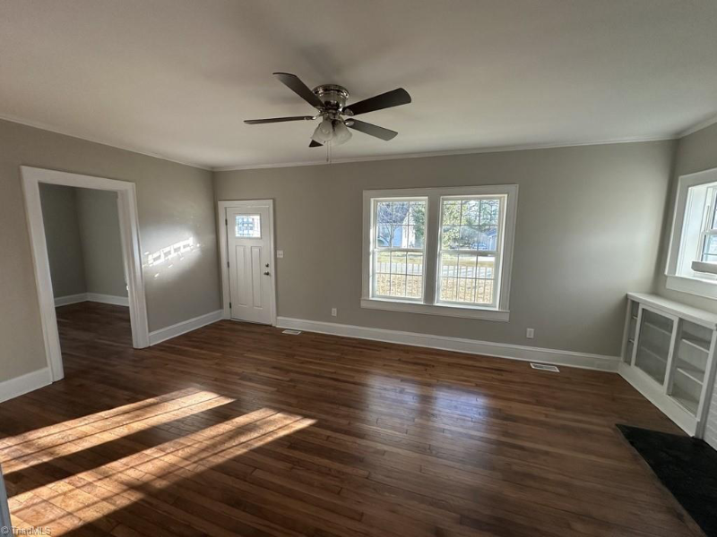 1823 Willora St - Photo 2 of 15