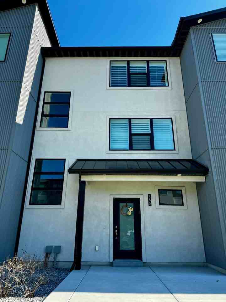785 W Bronze Leaf Rd - Photo 2 of 14