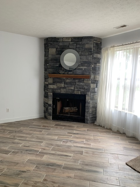 1826 Mountain Dr - Photo 3 of 17