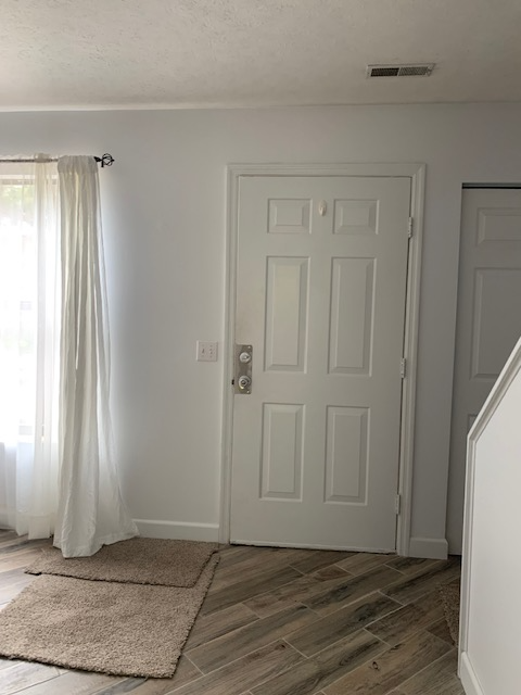 1826 Mountain Dr - Photo 4 of 17