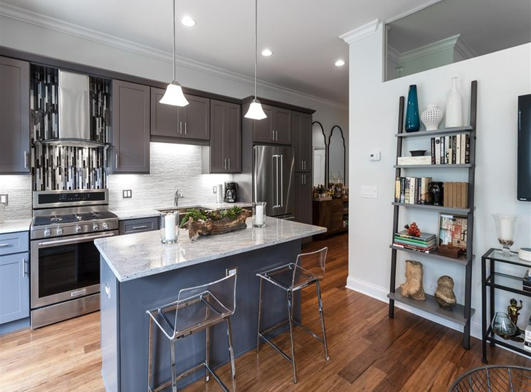 833 S Wells St #302 - Photo 3 of 10