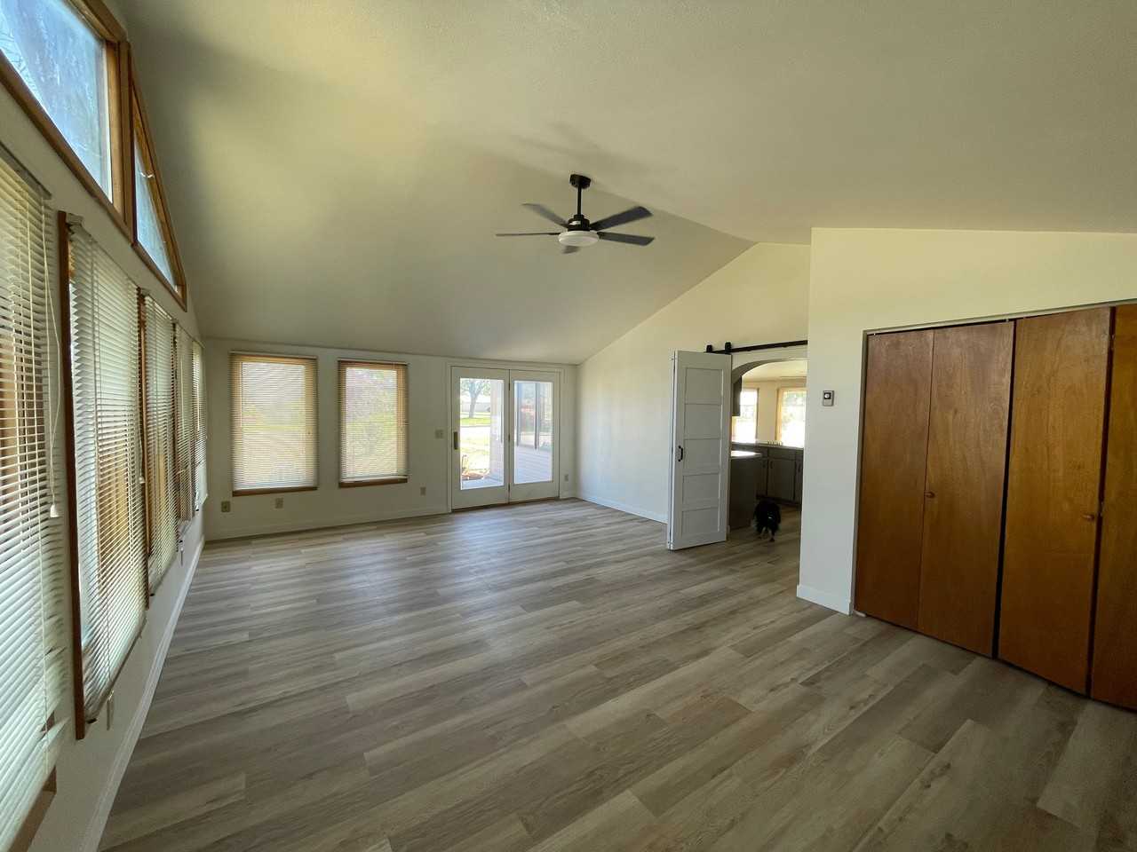 595 N 3rd St W - Photo 5 of 5