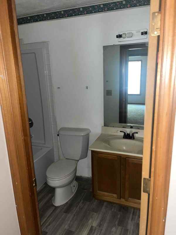 922 N Ontario St - Photo 6 of 7