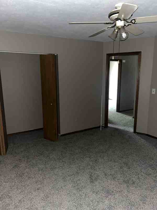 922 N Ontario St - Photo 7 of 7