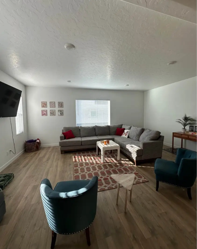 391 S Meadow Garden Rd - Photo 2 of 10