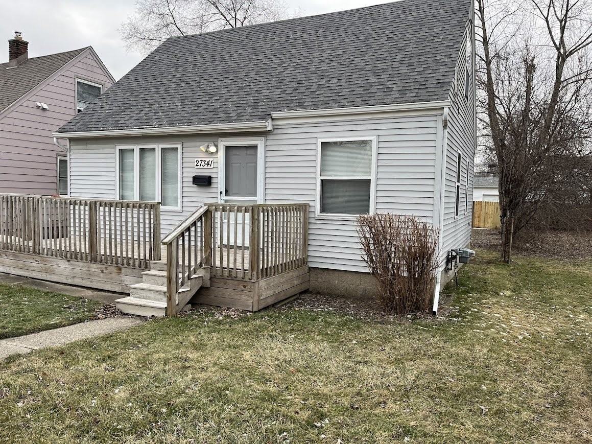 27341 Ridgewood St - Photo 2 of 16