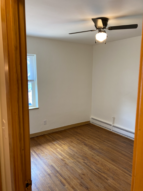 408 6th St Sw #9 - Photo 5 of 13