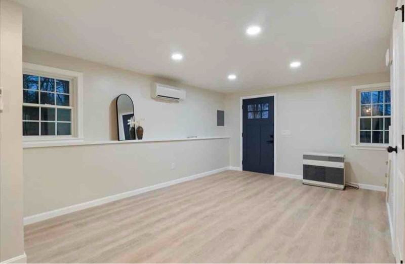 36 Karen Dr #1B - Photo 3 of 13