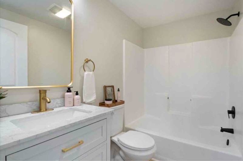 36 Karen Dr #1B - Photo 4 of 13