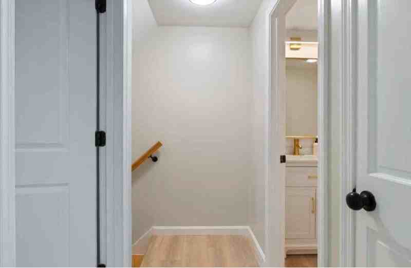 36 Karen Dr #1B - Photo 5 of 13