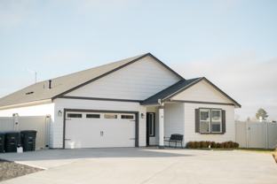 742 N Doumit Dr - Photo 1 of 1