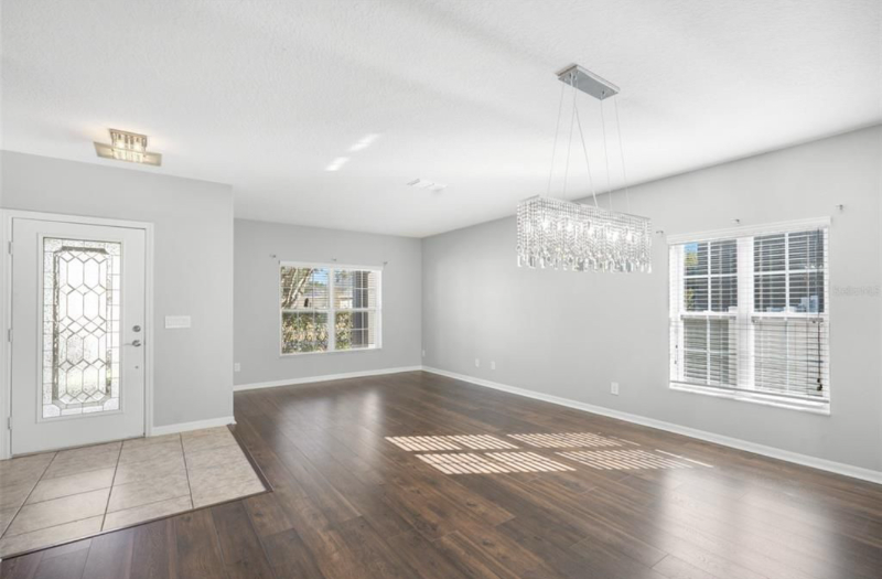 10013 Stockbridge St - Photo 2 of 20