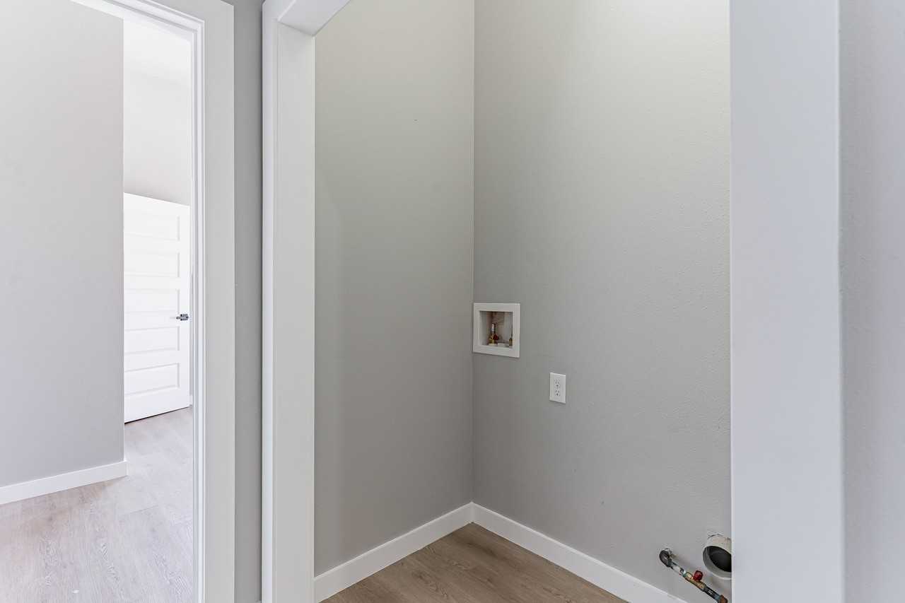 215 Delmar St #2 - Photo 4 of 11