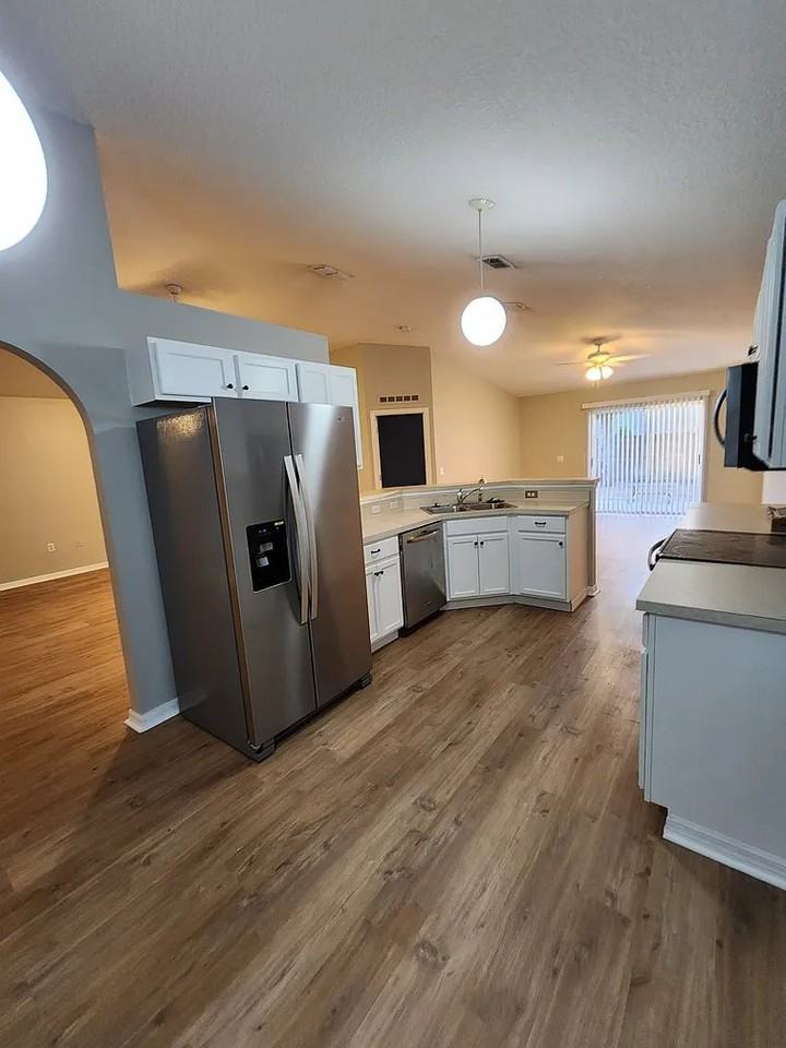 4921 Fiske Cir - Photo 3 of 12