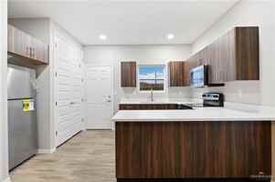 featured image of 4005 Walnut Ave #5