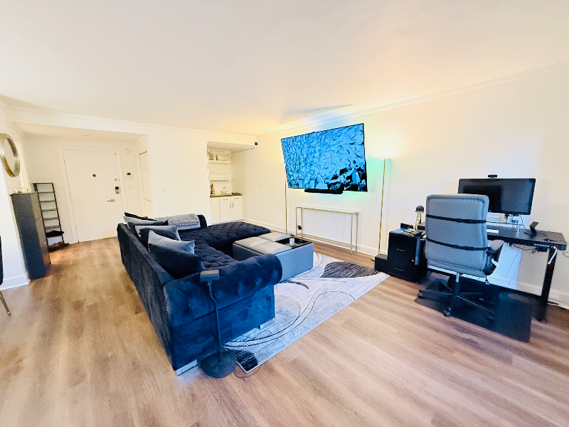 7560 Hollywood Blvd #101 - Photo 2 of 30