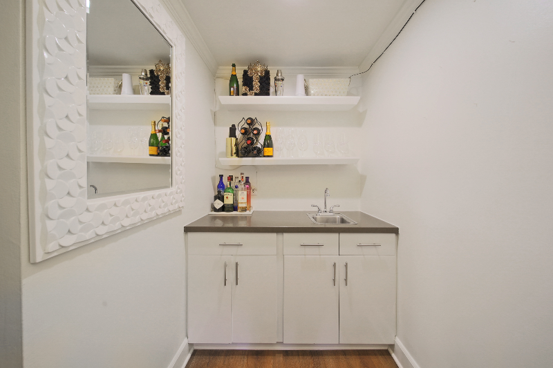 7560 Hollywood Blvd #101 - Photo 5 of 30