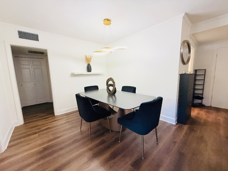 7560 Hollywood Blvd #101 - Photo 6 of 30