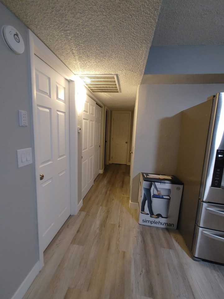 705 Center St #B - Photo 4 of 13