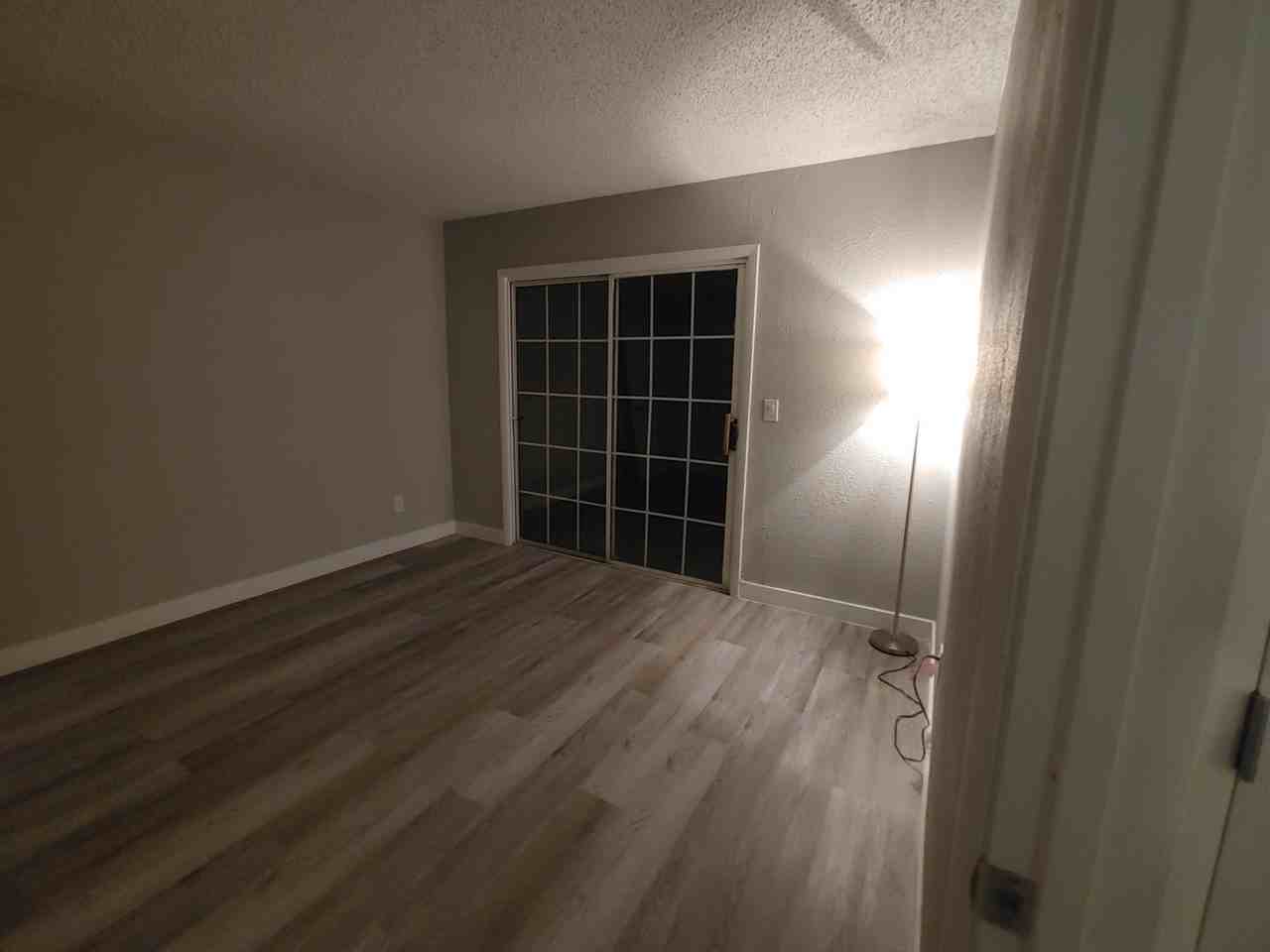 705 Center St #B - Photo 6 of 13