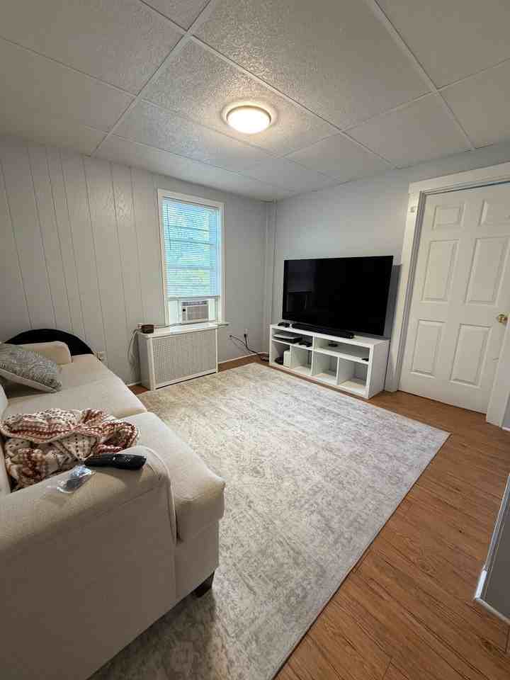 19 Glenwood St #1 - Photo 5 of 11