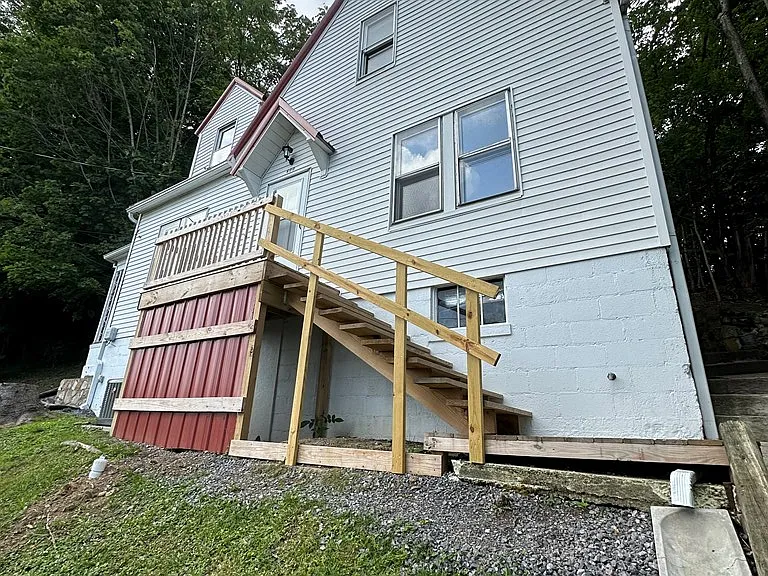 600 Nicholas St - Photo 4 of 20