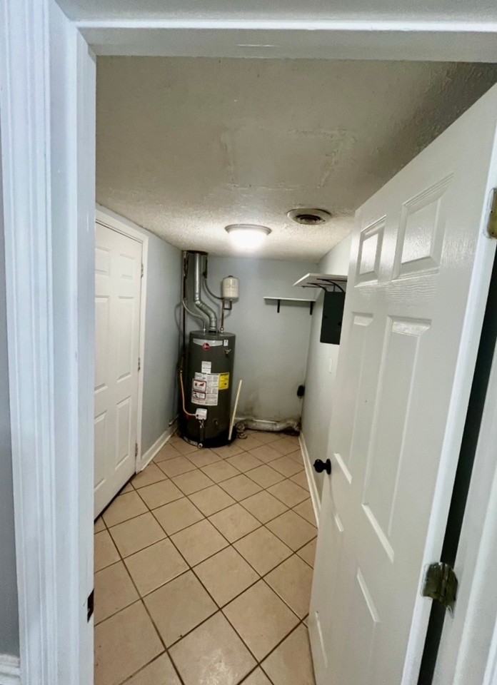 5054 Abbott Ave - Photo 4 of 26