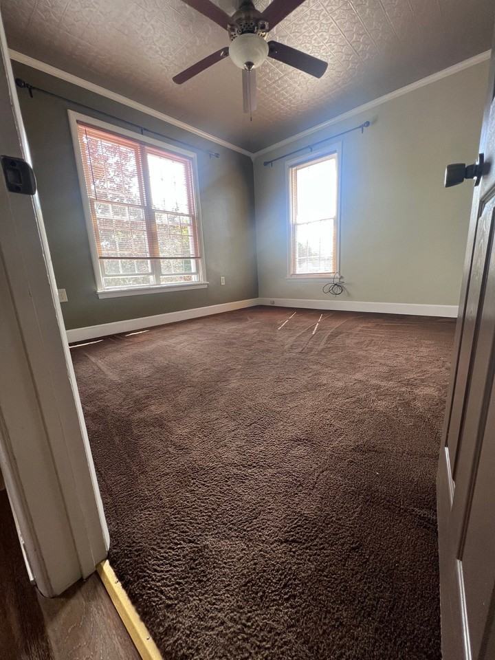 721 N James St #2 - Photo 3 of 12