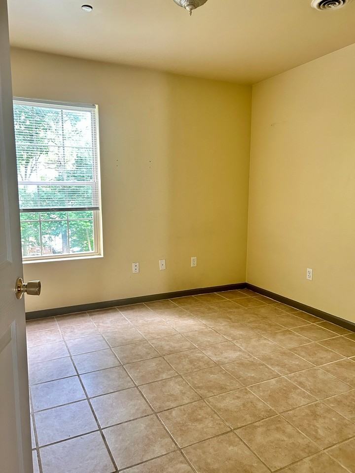 309 Fair St #311 - Photo 6 of 14