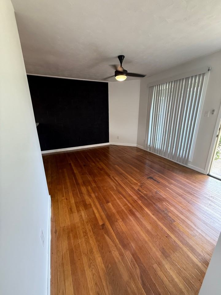 652 E Main St #4 - Photo 2 of 9