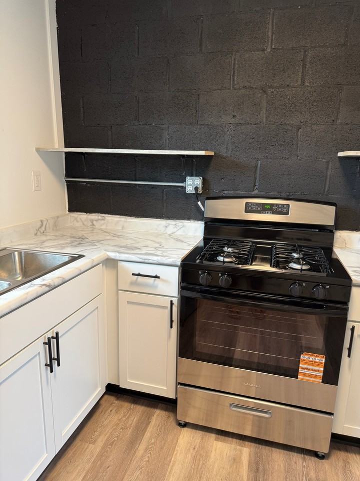 652 E Main St #4 - Photo 4 of 9