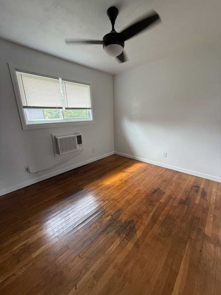 652 E Main St #4 - Photo 7 of 9