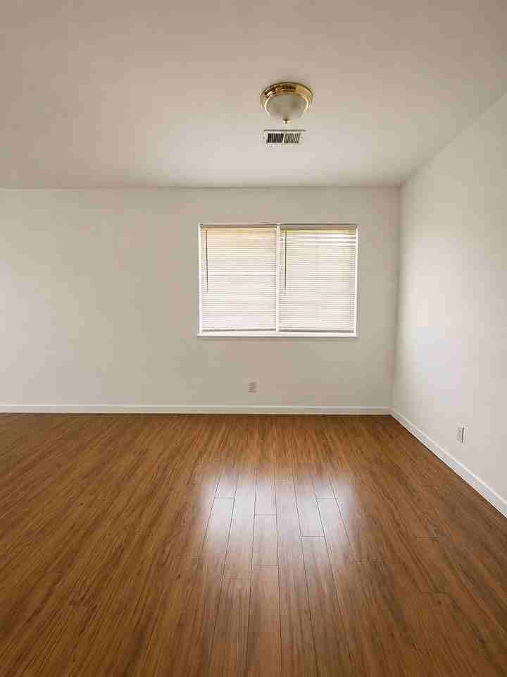 2163 Eric Ct #4 - Photo 3 of 6