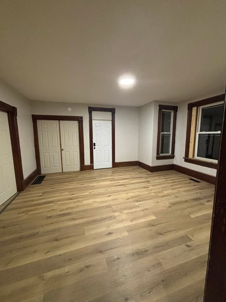 453 Wayne St #1 - Photo 4 of 7